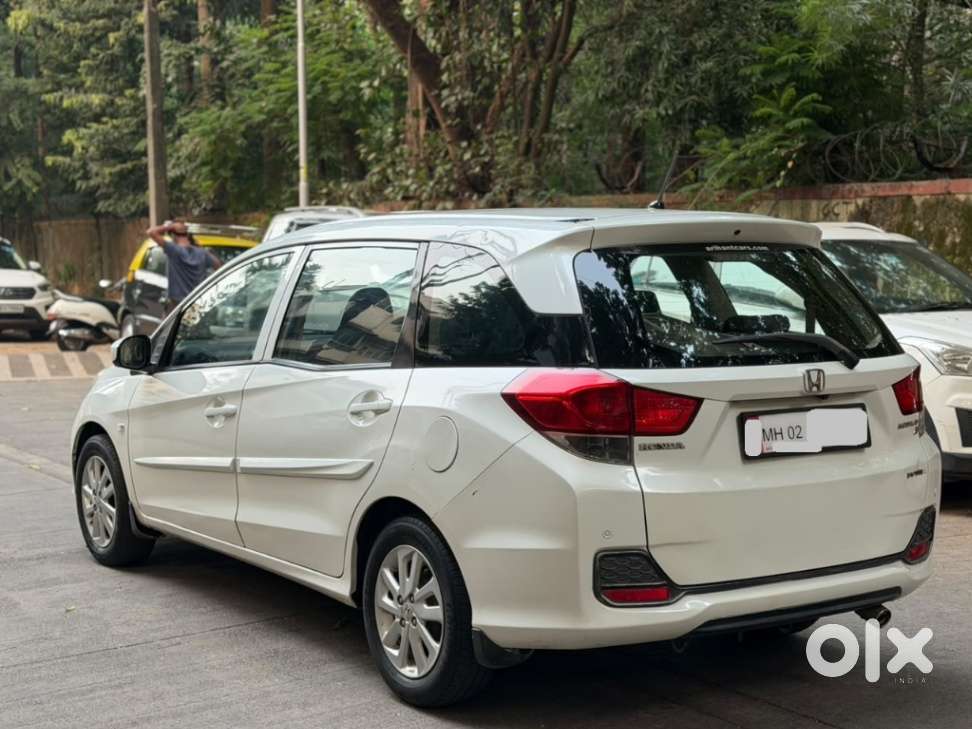 Honda Mobilio 1.5 V I-vtec, 2015, Cng & Hybrids