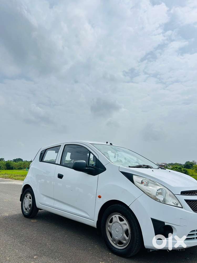Chevrolet Beat Petrol 2013