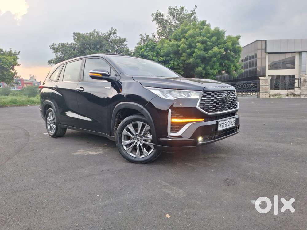Toyota Innova Hycross 2.0 Zx (o) Hybrid 7 Str, 2023, Petrol