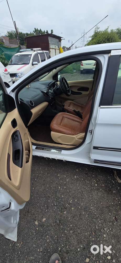 Ford Aspire Titanium Blu 2015