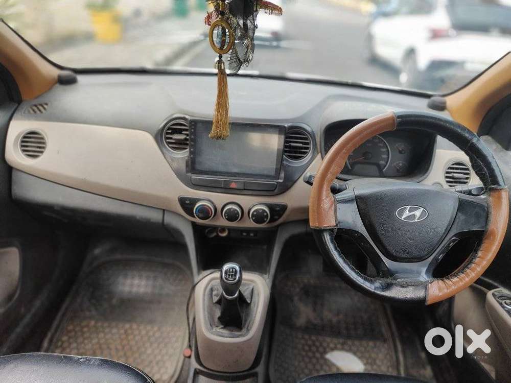 Hyundai Grand I10 Sportz, 2015, Petrol