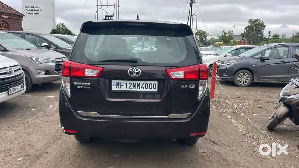 Toyota Innova Crysta 2.8 Zx At 7 Seater, 2016, Diesel