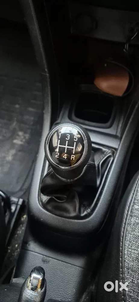 Cng Maruti Suzuki Swift Vxi 2015. Mileage Of 28-30 Km