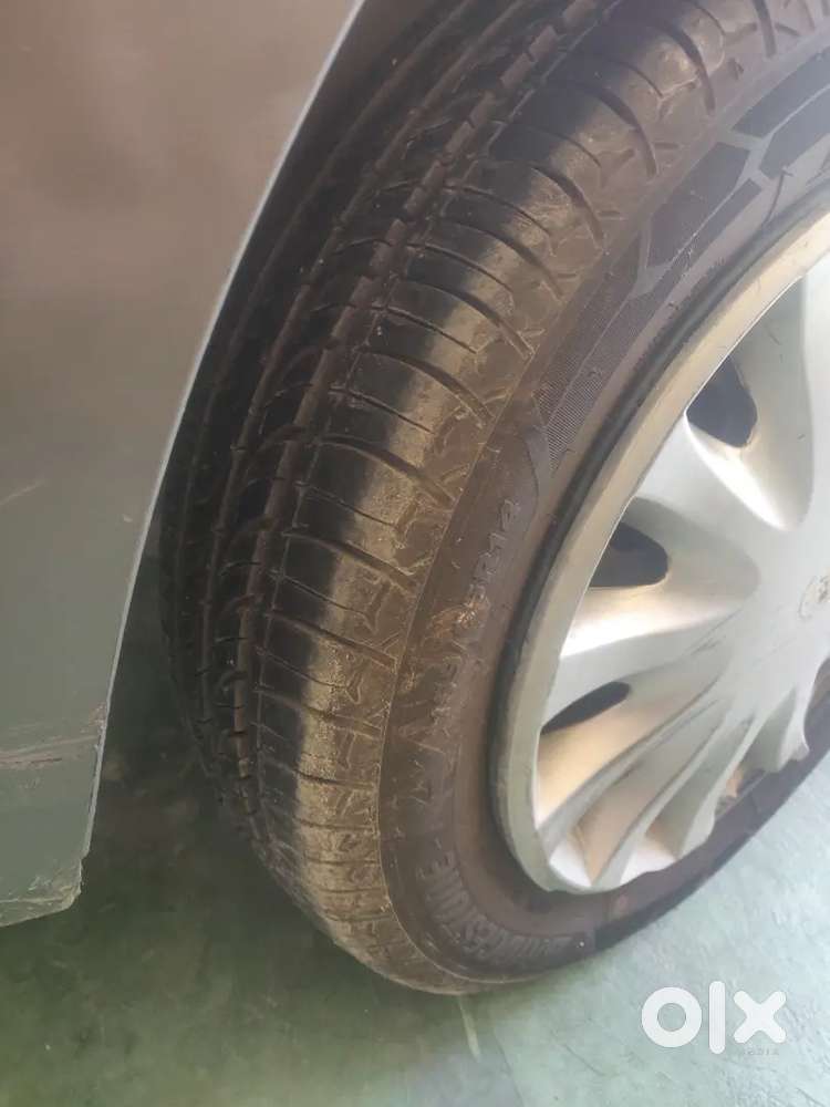 Best Condition With 3year Gurantee Battery And New Tyre Bridgestone