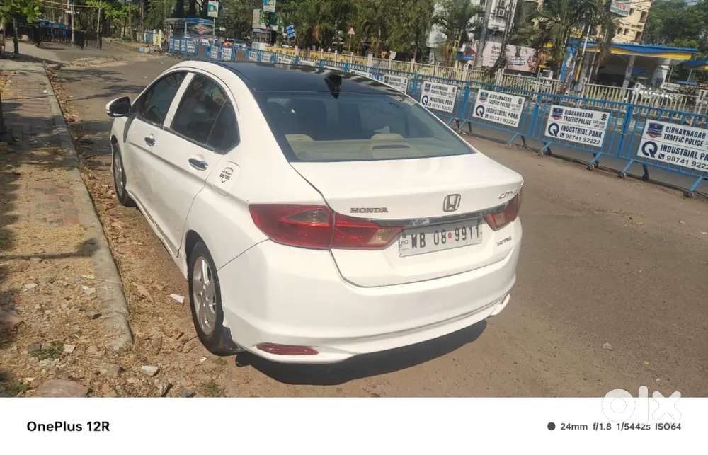Honda City 2014 Diesel 70000 Km Driven Sunroof
