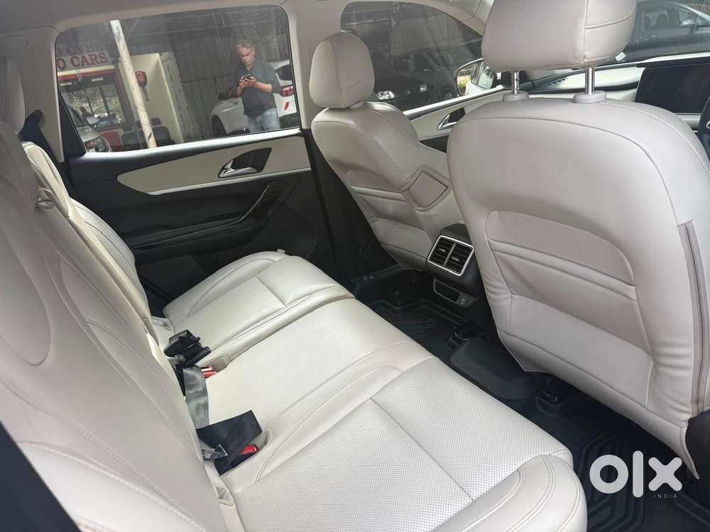 Mahindra Xuv700 2.2 Ax 7 Diesel At Str, 2023, Petrol