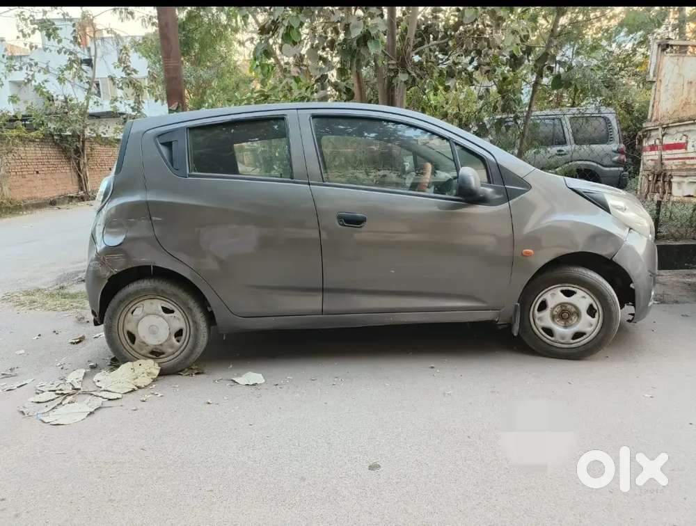 गाड़ी रनिंग कंडीशन में इसके सारे पार्ट्स बेचने हैं