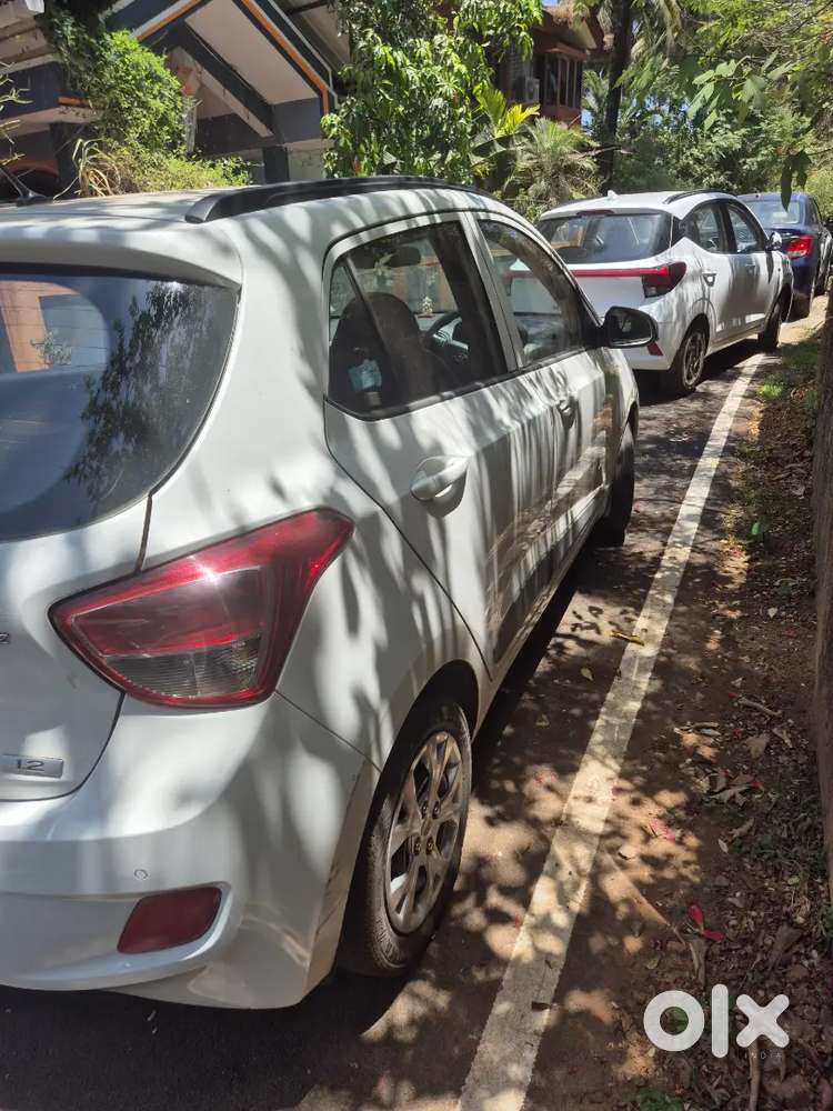 Hyundai Grand I10 2016 Petrol 80000 Km Driven