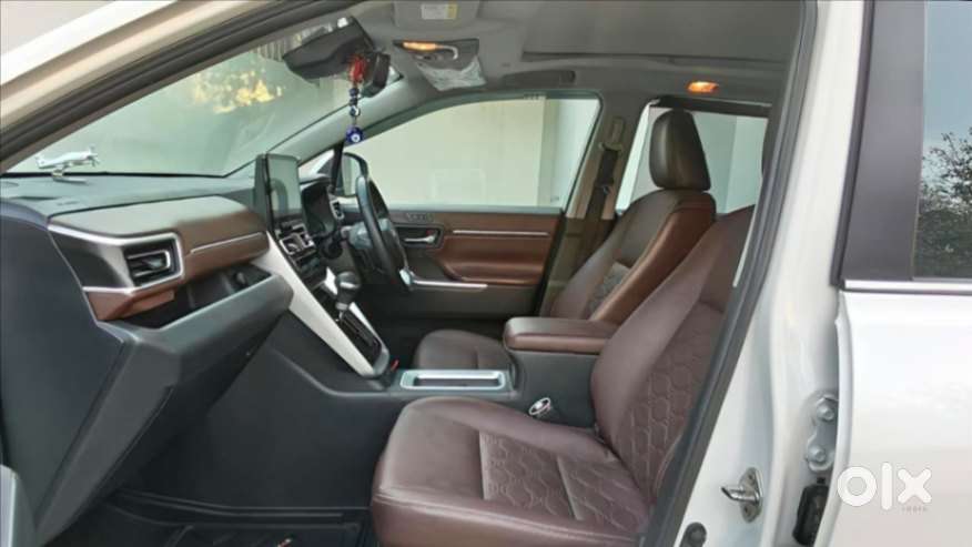 Toyota Innova Hycross 2.0 Zx (o) Hybrid 7 Str, 2024, Petrol