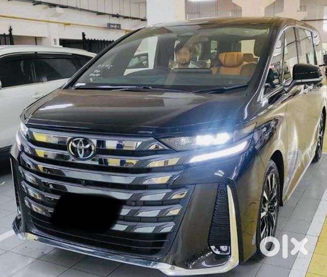Toyota Vellfire Vip – Executive Lounge, 2026, Petrol