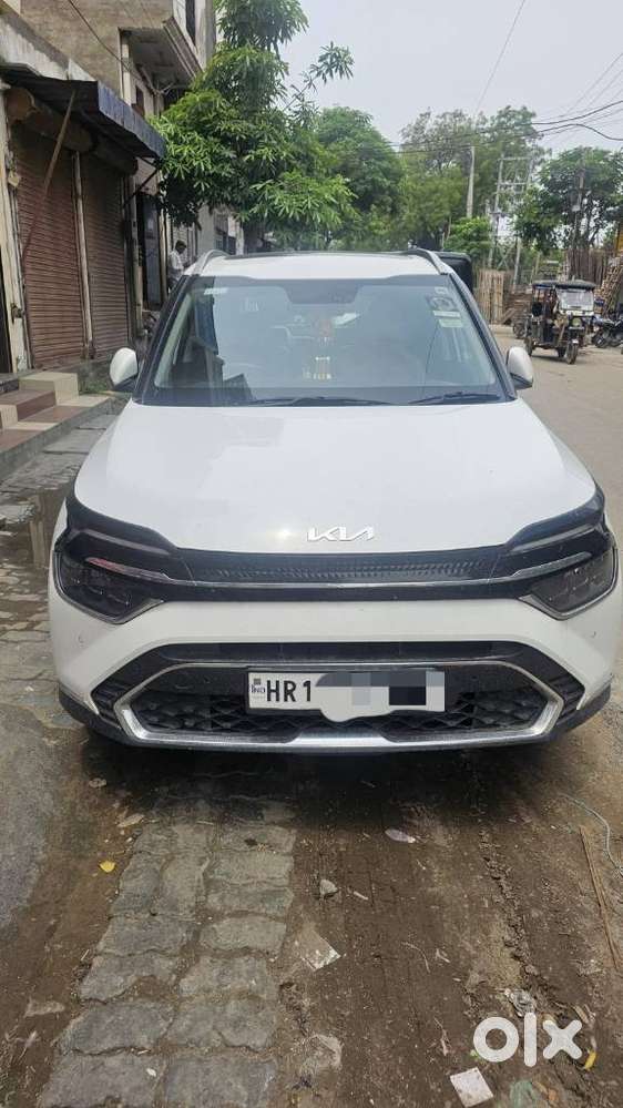 Kia Carens Luxury (o)1.5 Diesel At 7 Str, 2022, Diesel