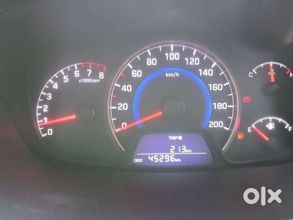 Hyundai Grand I10 Sportz, 2015, Petrol