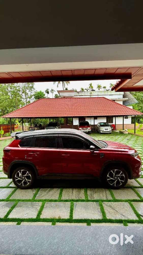 Toyota Hyryder Hybrid G  Fully Hybrid  Dual Tone Red-black  25km/l