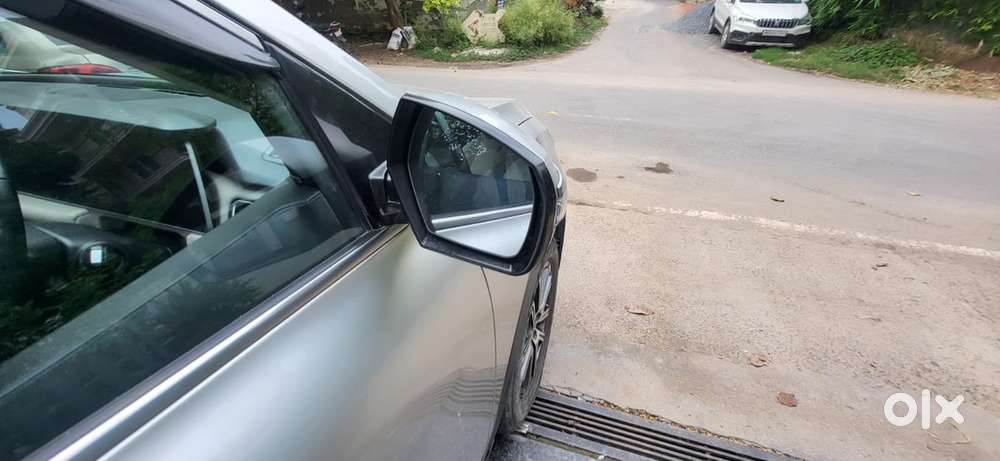Mahindra Xuv700 2022 Km Driven