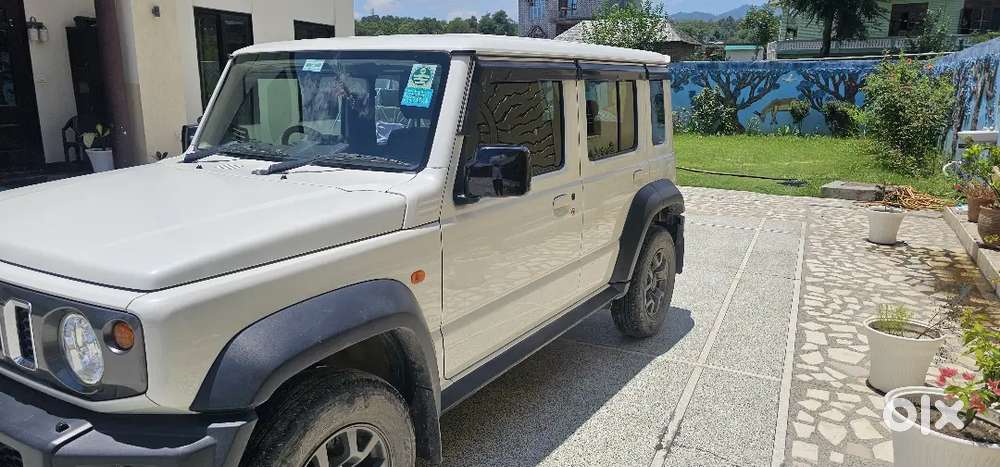 Jimny Alpha At Maruti 2024 White Colour
