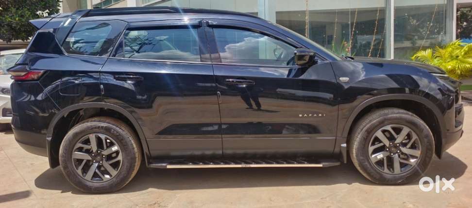 Tata Safari Pure Plus S Dark Edition At, 2024, Diesel