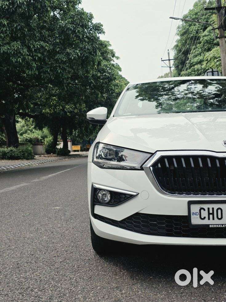 Skoda Slavia Style 1.0l Tsi At, 2023, Petrol