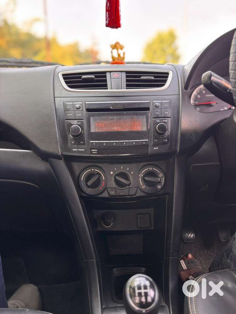 Maruti Suzuki Swift Vxi Optional, 2016, Petrol