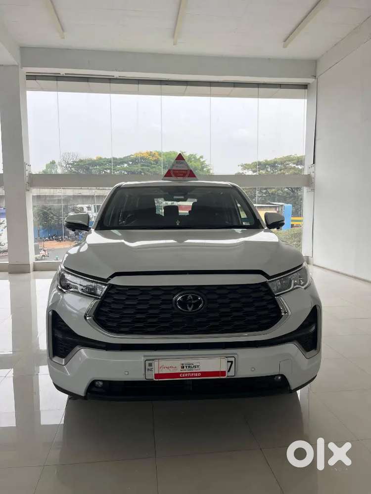 Toyota Innova Hycross 2024