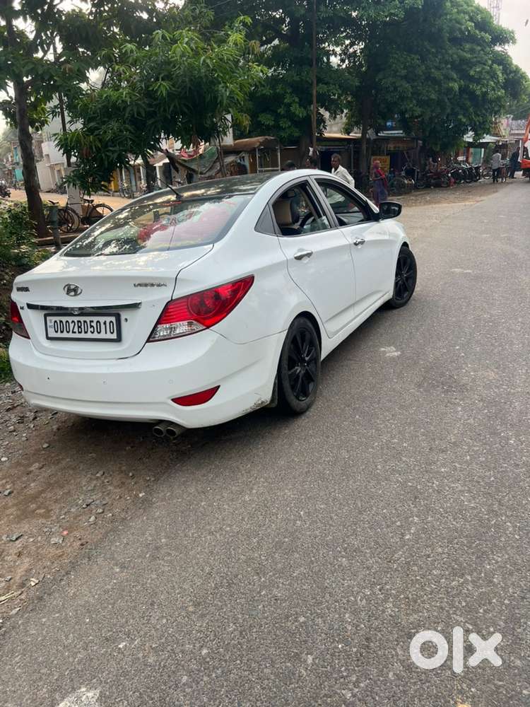 Hyundai Fluidic Verna 2011