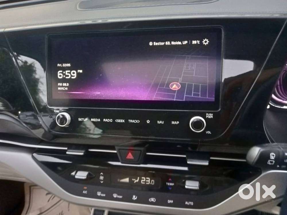 Kia Carens Luxury (o)1.5 Turbo Petrol Dct 7 Str, 2023, Petrol
