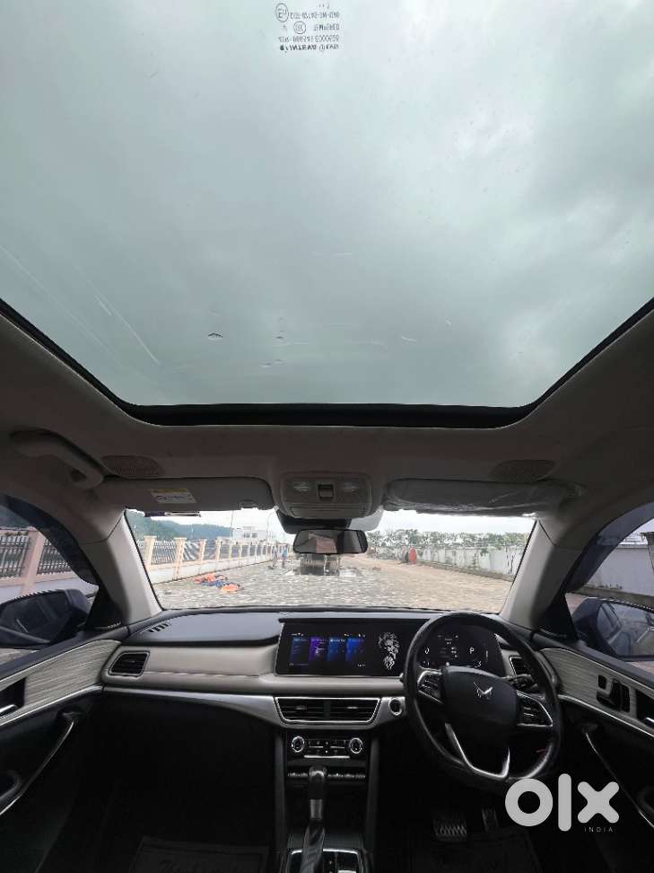 Mahindra Xuv700 2.0 Ax 7 Petrol At Luxury Pack Str, 2021, Petrol
