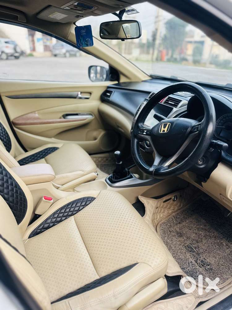 Honda City V Mt Sunroof, 2012, Petrol
