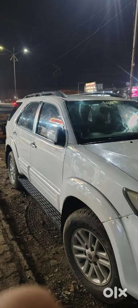 Toyota Fortuner Legender 2014 Diesel 220000 Km Driven