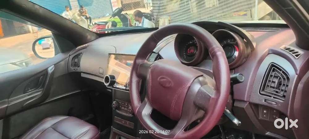 Mahindra Xuv500 2014 Diesel 65000 Km Driven