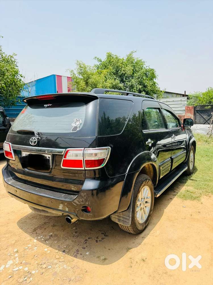 Toyota Fortuner 3.0 4x4 Manual, 2011, Diesel