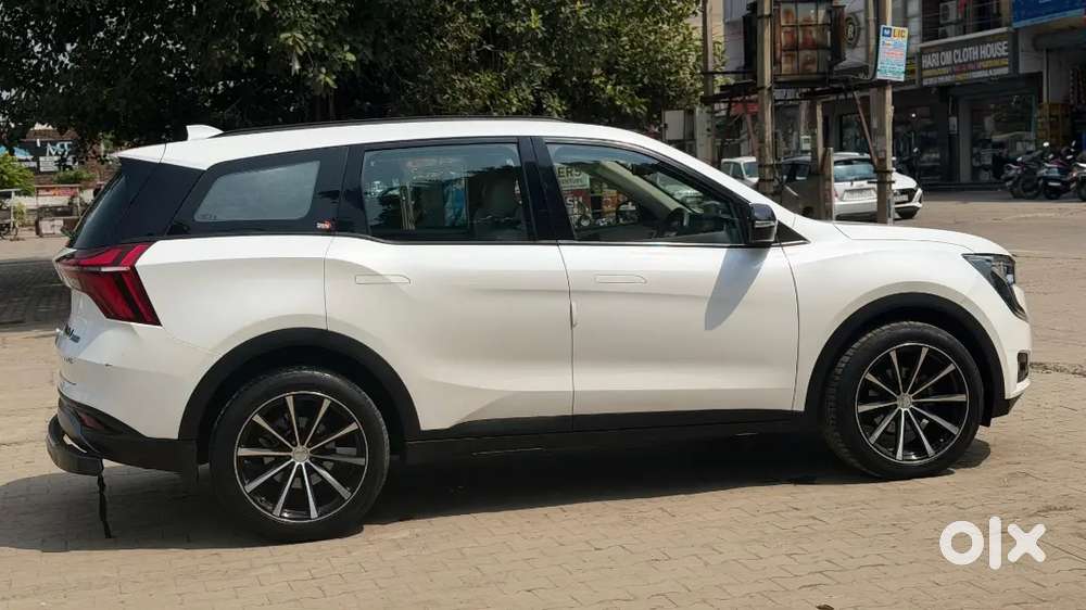 Mahindra Xuv700 Petrol 2023