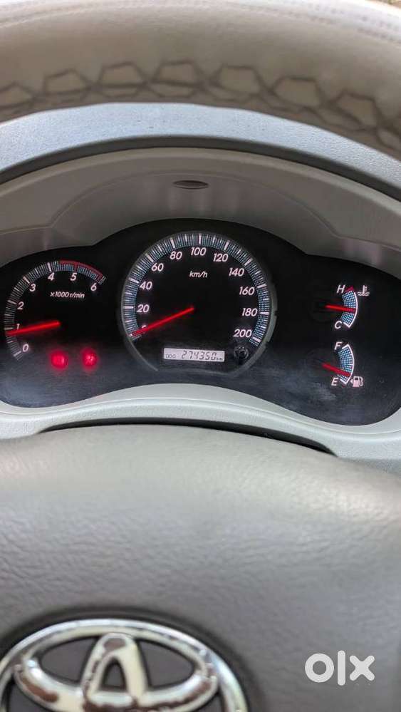 Toyota Innova 2.5 Ev (diesel) Ps 8 Seater Bs Iv, 2014, Diesel