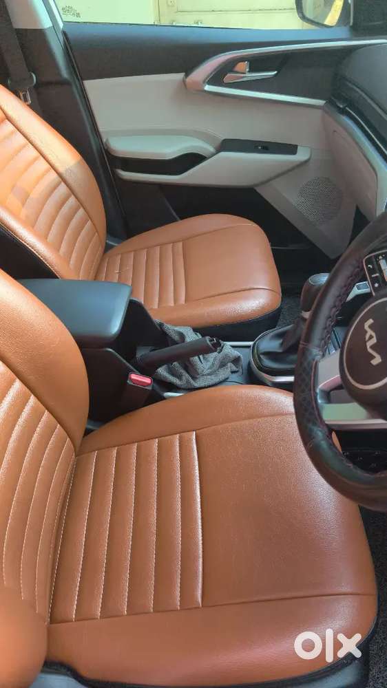 Kia Carens 2024 Petrol Well Maintained