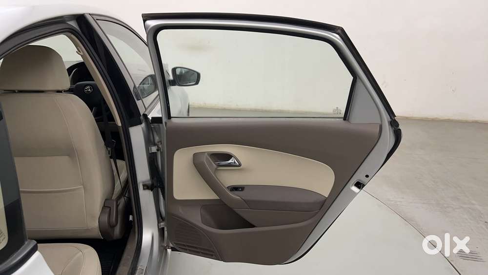 Skoda Rapid 1.6 Mpi At Style, 2016, Petrol