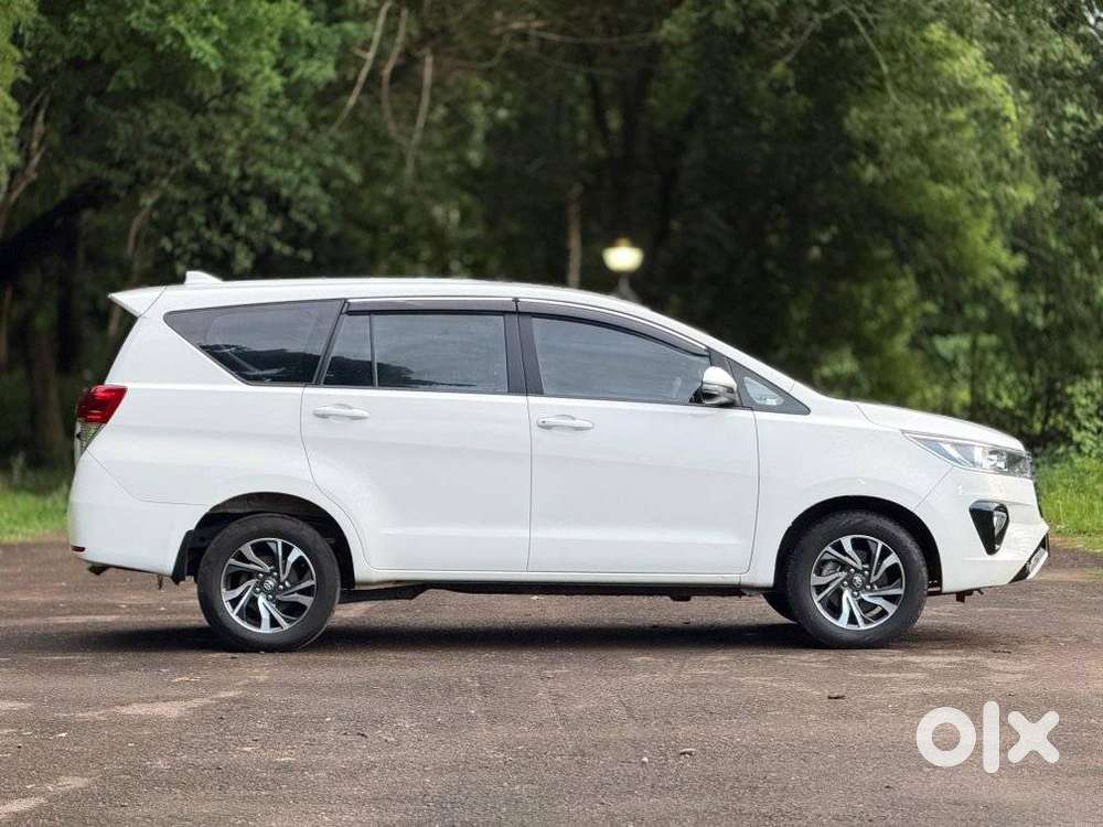 Toyota Innova Crysta 2.4 G Mt 7 Str, 2022, Diesel