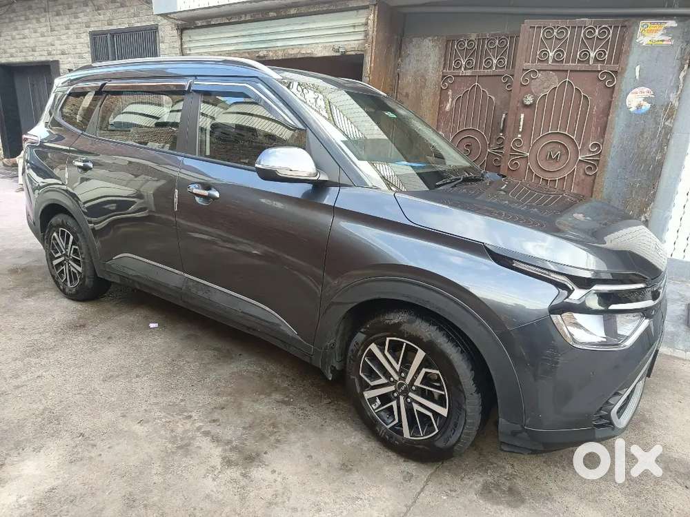 Kia Carens 223 Petrol 30000 Km Driven Prestige Plus