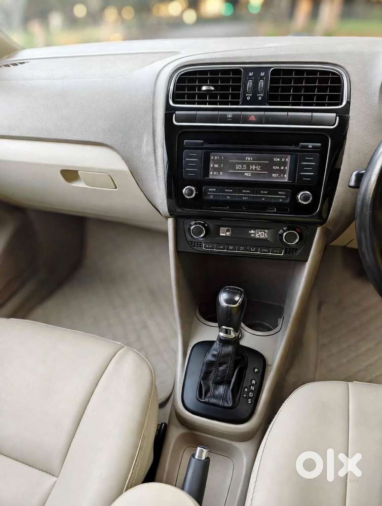Skoda Rapid 1.6 Mpi At Elegance Black Package, 2015, Petrol