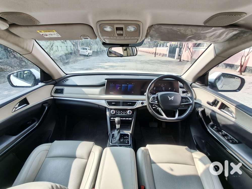 Mahindra Xuv700 2.2 Ax 7 Diesel At Str, 2022, Diesel