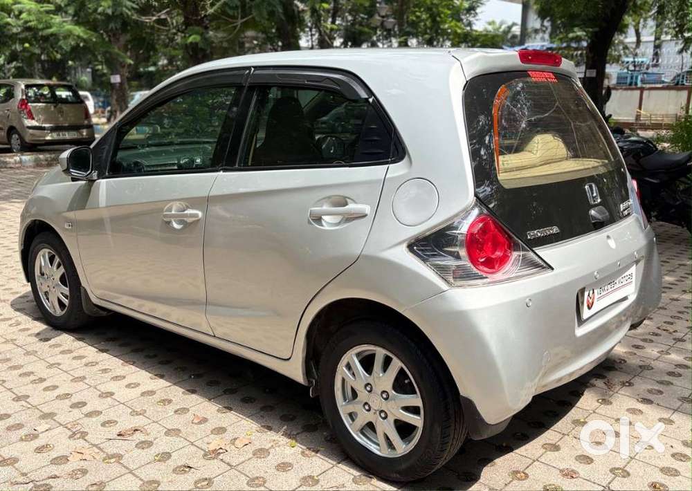 Honda Brio V Automatic, 2013, Petrol