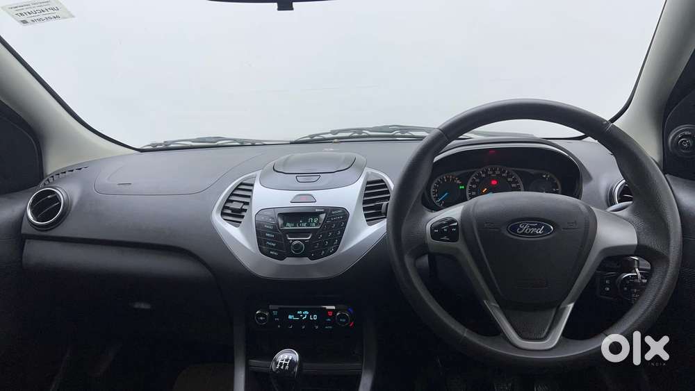 Ford Figo Petrol Titanium, 2015, Petrol