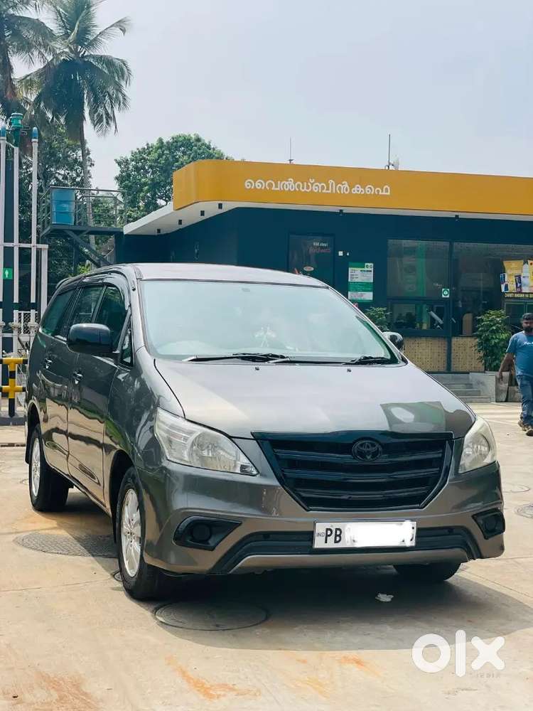 Toyota Innova 2011 Diesel Well Maintained