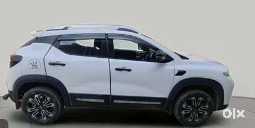 Renault Kiger Rxz Mt Petrol 2023  Excellent Condition  39,000 Km