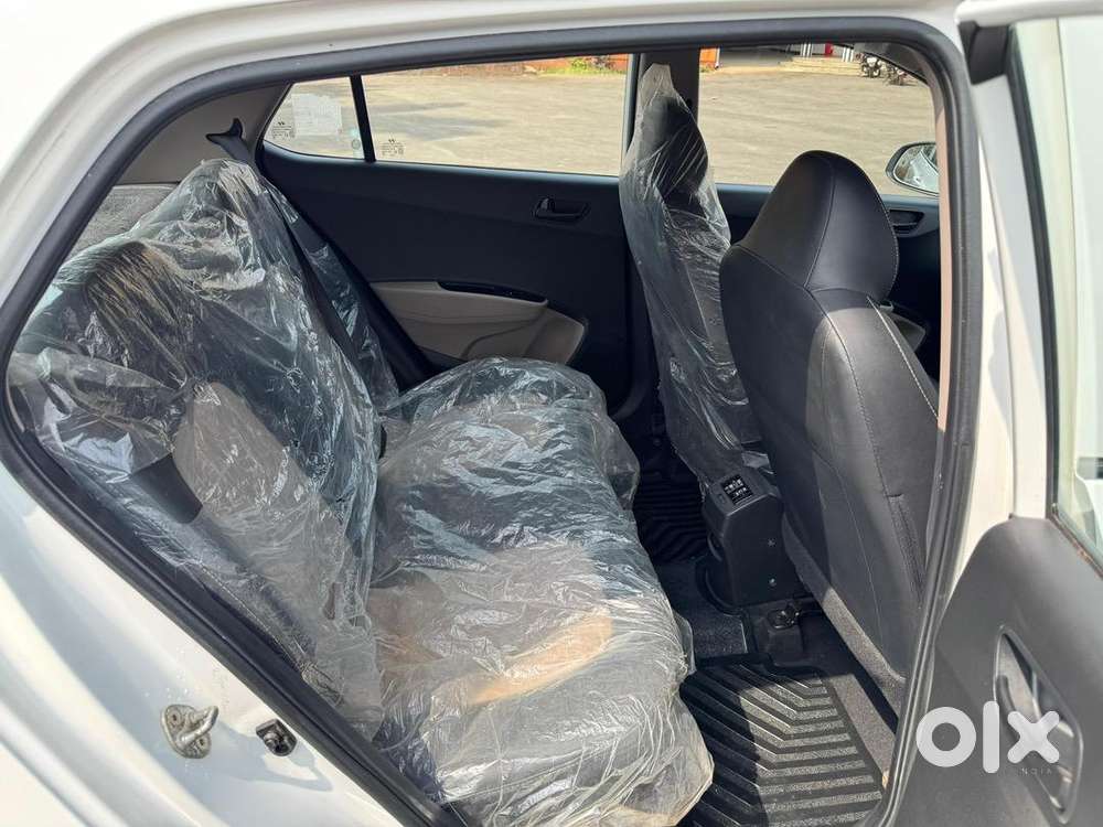 Hyundai Grand I10 2016 Petrol 17500 Km Driven