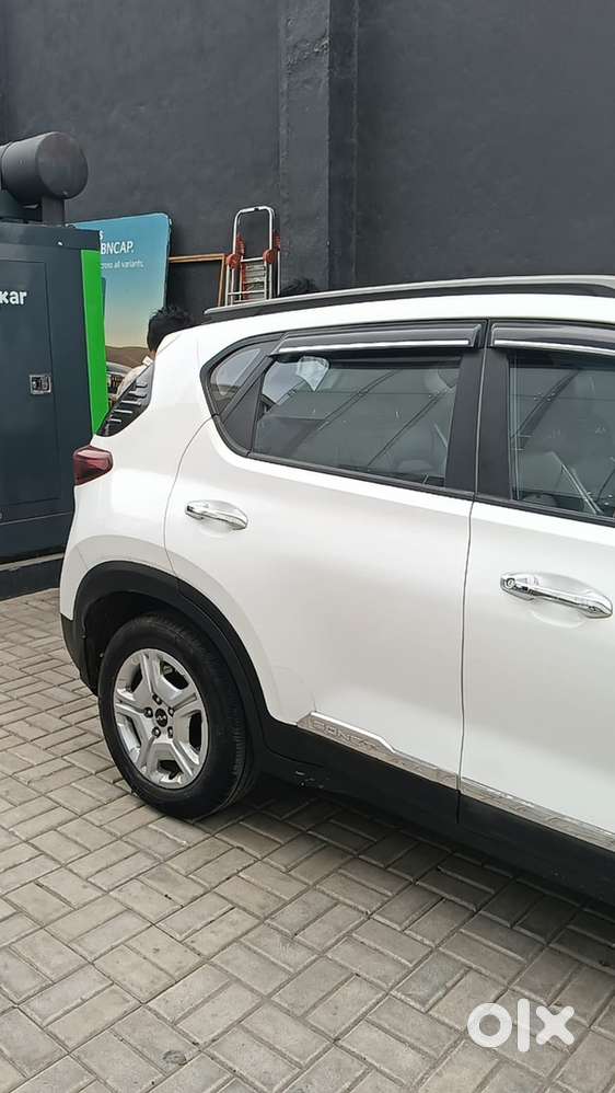 Kia Sonet 2023 Petrol Well Maintained
