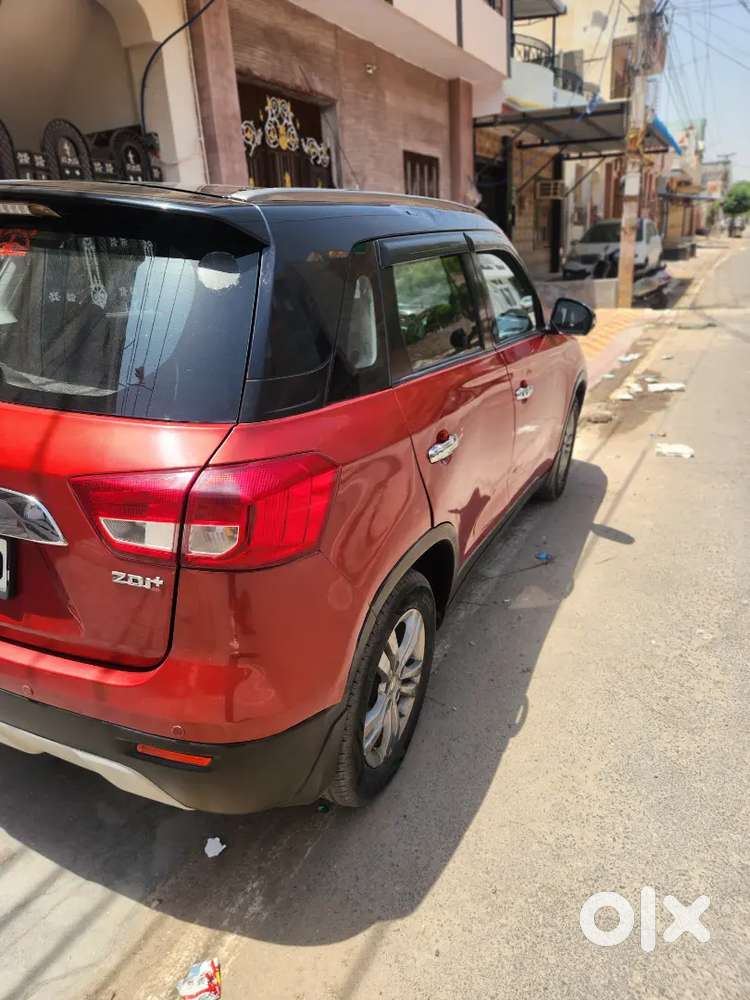 Maruti Suzuki Brezza Zdi+ Dual Tone 2017 Diesel Well Maintained