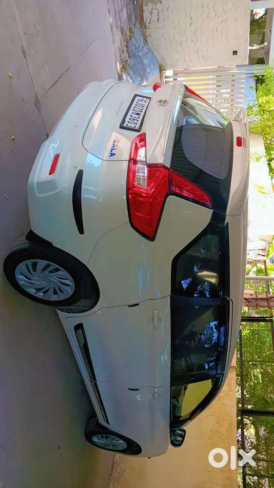 Maruti Suzuki Ertiga 2022 Cng & Hybrids 80000 Km Driven