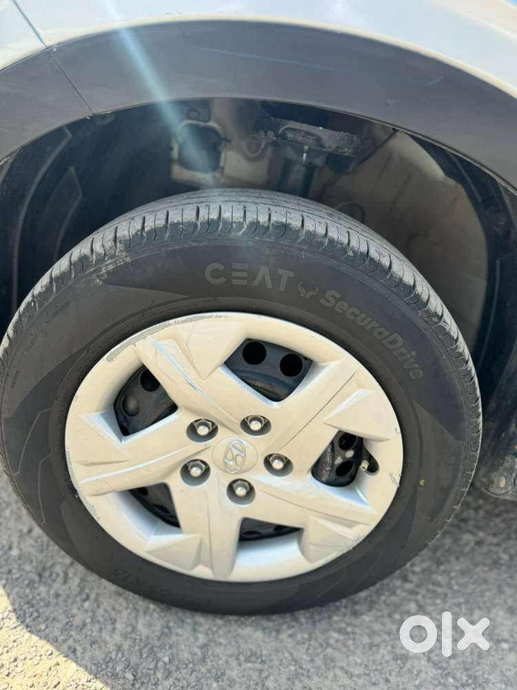 Hyundai Venue Mt Petrol 2020