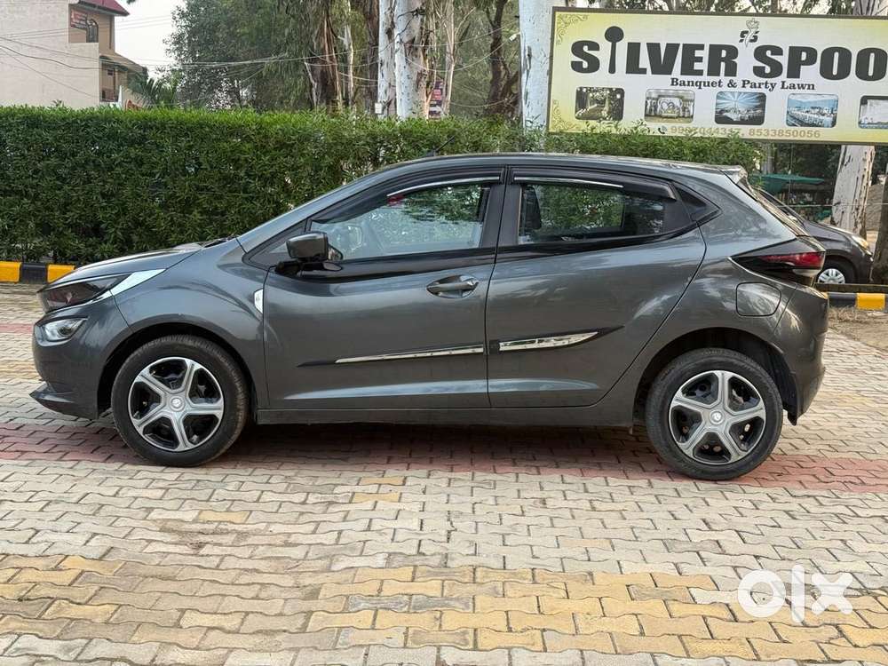 Tata Altroz 1.2 Xt, 2022, Petrol