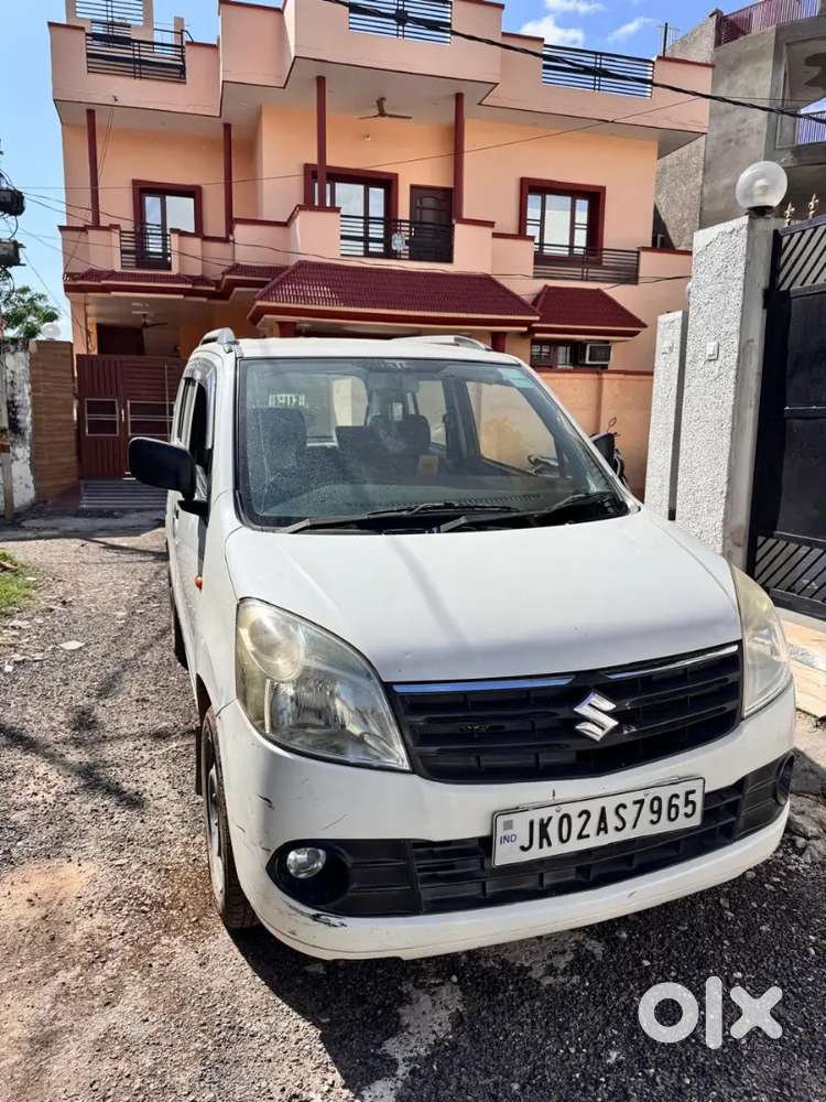 Wagonr 2011 White Colour