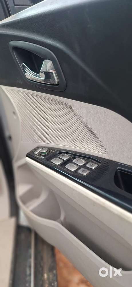 Mahindra Xuv300 W8 Diesel, 2019, Diesel